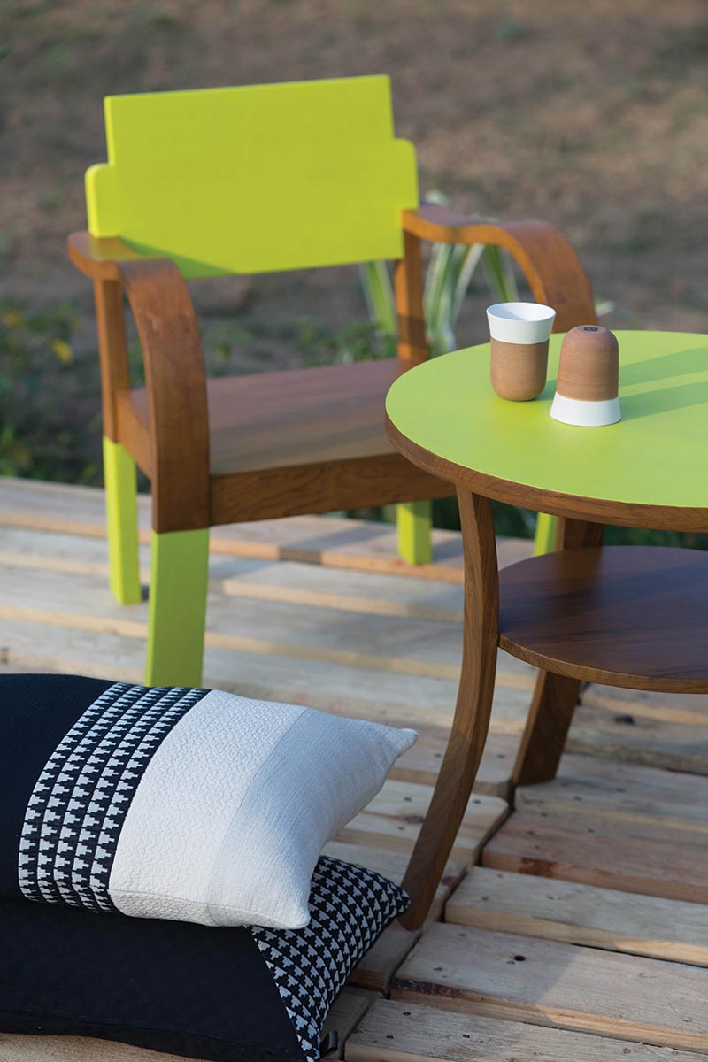 BLOCKCOLOR – Armchair and Table – MES 8